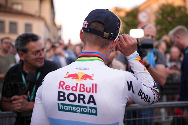 Belgium s Remco Evenepoel of Red Bull - Bora - Hansgrohe during the team presentation on the eve of the 120th edition of Il Lombardia cycling race, in Bergamo on October 9, 2026, prior to the 239 km one-day race from Bergamo to Como, Italy. Copyright: xMarcoxAlpozzi LaPressex