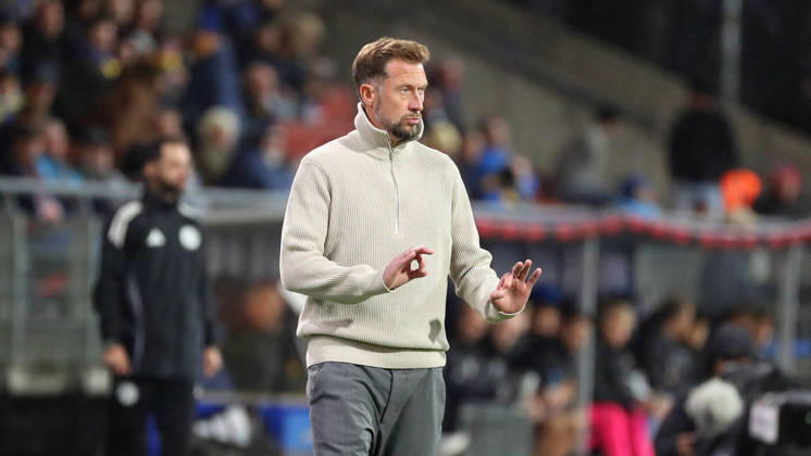 Braunschweig vs Kiel, 2. BL Braunschweig, 09.10.2026, Fußball, Herren, 2. BL, Saison 2026 2027, Eintracht Braunschweig vs. Holstein Kiel: Cheftrainer Lars Kornetka (Eintracht Braunschweig) (DFL DFB REGULATIONS PROHIBIT ANY USE OF PHOTOGRAPHS as IMAGE SEQUENCES and or QUASI-VIDEO) Stadion an der Hamburger Straße Niedersachsen Deutschland