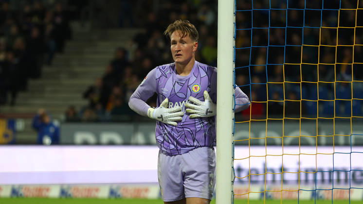 Braunschweig vs Kiel, 2. BL Braunschweig, 09.10.2026, Fußball, Herren, 2. BL, Saison 2026 2027, Eintracht Braunschweig vs. Holstein Kiel: Torwart Ron-Thorben Hoffmann (Eintracht Braunschweig) (DFL DFB REGULATIONS PROHIBIT ANY USE OF PHOTOGRAPHS as IMAGE SEQUENCES and or QUASI-VIDEO) Stadion an der Hamburger Straße Niedersachsen Deutschland