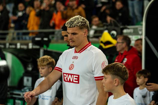 09.10.2026: 3. Liga, 8. Spieltag, SC Preußen Münster vs. Rot-Weiss Essen im LVM-Preußenstadion. Marek Janssen (Essen) einlaufen WICHTIGER HINWEIS: Gemäß den Vorgaben des DFB und der DFL ist es untersagt, in dem Stadion und oder vom Spiel angefertigte Fotoaufnahmen in Form von Sequenzbildern und oder videoähnlichen Fotostrecken zu verwerten bzw. verwerten zu lassen. Copyright: xJordyxFourgonx