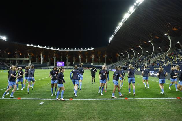 FELCSUT, 09-10-2026 , Pancho Arena, season 2026 2027 , UEFA worldcup qualification football play-offs round 1 , match between Hungary and The Netherlands (women) 1st leg , Pictures shows Netherlands players during the warming up Hungary - Netherlands (women) x208074116x Copyright: