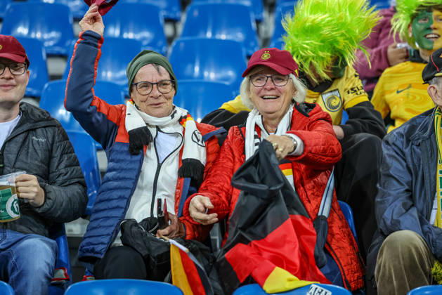 GER, Karlsruhe, Deutschland vs Australien, FIFA, DFB, Fussball, Spielzeit 2026 2027, BBBank Wildpark, Freundschaftsspiel im Bild v.l.: Fans Deutschland, germany DFB DFL REGULATIONS PROHIBIT ANY USE OF PHOTOGRAPHS AS IMAGE SEQUENCES AND OR QUASI-VIDEO, 09.10.2026 Copyright: HMBxMedia HendrikxHamelau