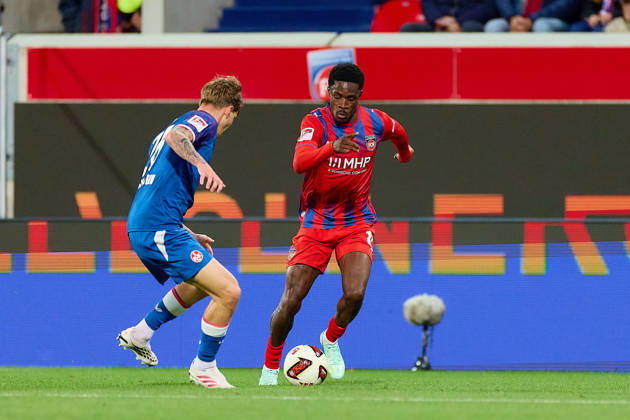 Zweikampf, Duell zwischen Paul Joly (1. FC Kaiserslautern, 26) und Christian Conteh (1.FC Heidenheim, 10) GER, 1. FC Heidenheim 1846 vs. 1. FC Kaiserslautern, Fussball, 2. Bundesliga, 7. Spieltag, Spielzeit 2026 2027, 09.10.2026 DFL regulations prohibit any use of photographs as image sequences and or quasi-video. GER, 1. FC Heidenheim 1846 vs. 1. FC Kaiserslautern, Fussball, 2. Bundesliga, 7. Spieltag, Spielzeit 2026 2027, 09.10.2026 Heidenheim an der Brenz Copyright: xEibner-Pressefoto GeraldxOelze-dexStoppanyx EP_ODS
