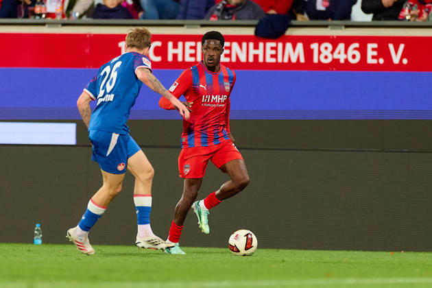 Zweikampf, Duell zwischen Paul Joly (1. FC Kaiserslautern, 26) und Christian Conteh (1.FC Heidenheim, 10) GER, 1. FC Heidenheim 1846 vs. 1. FC Kaiserslautern, Fussball, 2. Bundesliga, 7. Spieltag, Spielzeit 2026 2027, 09.10.2026 DFL regulations prohibit any use of photographs as image sequences and or quasi-video. GER, 1. FC Heidenheim 1846 vs. 1. FC Kaiserslautern, Fussball, 2. Bundesliga, 7. Spieltag, Spielzeit 2026 2027, 09.10.2026 Heidenheim an der Brenz Copyright: xEibner-Pressefoto GeraldxOelze-dexStoppanyx EP_ODS