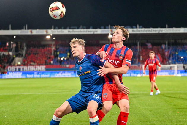 09.10.2026, GER, Fussball, Herren, 2. Bundesliga, 7. Spieltag, 1. FC Heidenheim vs 1. FC Kaiserslautern Mika Haas (Kaiserslautern, 22), Michael Heule (Heidenheim, 27) Heidenheim Voith-Arena Baden-Württemberg Deutschland Copyright: xNordphotox xHafnerx