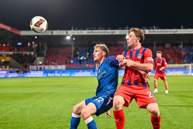 09.10.2026, GER, Fussball, Herren, 2. Bundesliga, 7. Spieltag, 1. FC Heidenheim vs 1. FC Kaiserslautern Mika Haas (Kaiserslautern, 22), Michael Heule (Heidenheim, 27) Heidenheim Voith-Arena Baden-Württemberg Deutschland Copyright: xNordphotox xHafnerx