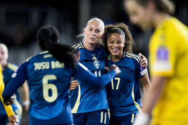 261009 Stina Blackstenius and Felicia Schröder of Sweden celebrates after 0-4 during the FIFA Women s World Cup qualifier play-off football match between Lithuania and Sweden on October 9, 2026 in Kaunas. Photo: Mathias Bergeld BILDBYRAN kod MB MB1418 fotboll football soccer fotball vm-kval kval fifa womens world cup qualifier qualifier playoff lithuania sverige sweden dam bbeng play-off jubel Copyright: MATHIASxBERGELD BB261009MB106