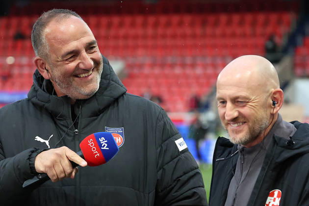 09.10.2026, xrekx, Fussball 2.Bundesliga, 1.FC Heidenheim - 1.FC Kaiserslautern v.l. Frank Schmidt Trainer (1FC Heidenheim 1846) Torsten Lieberknecht Trainer (1.FC Kaiserslautern) bei SKY (DFL DFB REGULATIONS PROHIBIT ANY USE OF PHOTOGRAPHS as IMAGE SEQUENCES and or QUASI-VIDEO) Heidenheim