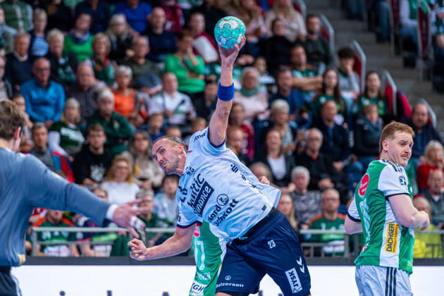 (v.l.), TSV Hannover-Burgdorf (grün) gegen SG Flensburg-Handewitt (blau) am 8. Spieltag der Saison 2026 2027 in der Opel Handball-Bundesliga (09.10.2026, ZAG Arena (Hannover, GER), Copyright: xJanxGuentherx xTSVxHannover-Burgdorfx