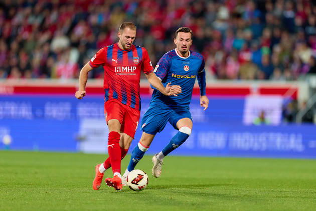 Zweikampf, Duell zwischen Jonas Foehrenbach (1.FC Heidenheim, 19) und Mergim Berisha (FC Kaiserslautern, 20) GER, 1. FC Heidenheim 1846 vs. 1. FC Kaiserslautern, Fussball, 2. Bundesliga, 7. Spieltag, Spielzeit 2026 2027, 09.10.2026 DFL regulations prohibit any use of photographs as image sequences and or quasi-video. GER, 1. FC Heidenheim 1846 vs. 1. FC Kaiserslautern, Fussball, 2. Bundesliga, 7. Spieltag, Spielzeit 2026 2027, 09.10.2026 Heidenheim an der Brenz Copyright: xEibner-Pressefoto GeraldxOelze-dexStoppanyx EP_ODS