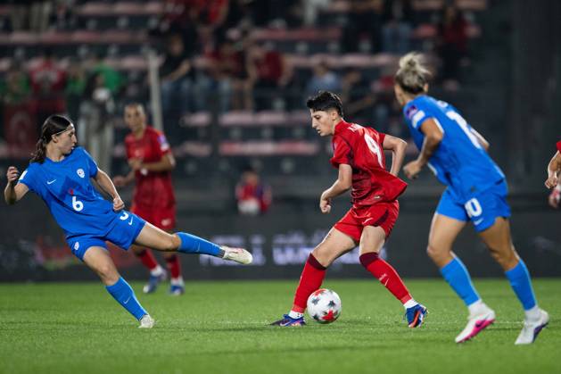 Turkiye v Slovenia - 2027 FIFA Women’s World Cup European Qualifiers ISTANBUL, TURKIYE - OCTOBER 9: Kader Hancar (L) of Turkiye in action during the 2027 FIFA Women’s World Cup European qualifiers play-off first-leg match between Turkiye and Slovenia at Pendik Stadium in Istanbul, Turkiye, on October 9, 2026. Didem Mente Anadolu Istanbul Turkey. Editorial use only. Please get in touch for any other usage. Copyright: x2026xAnadoluxDidemxMentex