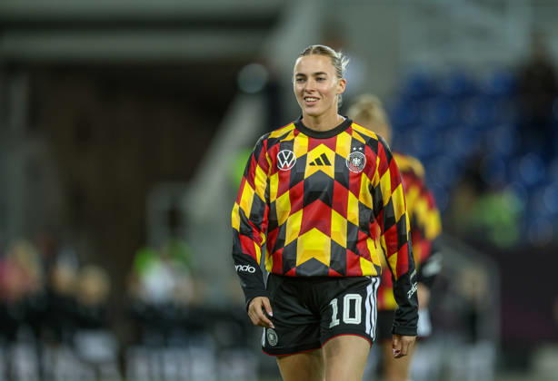 GER, Karlsruhe, Deutschland vs Australien, FIFA, DFB, Fussball, Spielzeit 2026 2027, BBBank Wildpark, Freundschaftsspiel im Bild v.l.: Laura Freigang (Deutschland, Frauen Nationalmannschaft) DFB DFL REGULATIONS PROHIBIT ANY USE OF PHOTOGRAPHS AS IMAGE SEQUENCES AND OR QUASI-VIDEO, 09.10.2026 Copyright: HMBxMedia HendrikxHamelau