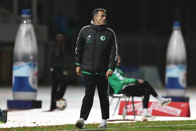 09.10.2026, Herren, Fussball, Saison 2026 2027, Regionalliga Bayern, 13. Spieltag: 1. FC Schweinfurt 1905 - SC Eltersdorf Bernd Eigner (Cheftrainer, SC Eltersdorf) Schweinfurt Sachs-Stadion Bayern Deutschland