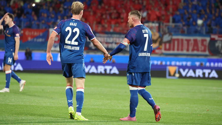 09.10.2026, xrekx, Fussball 2.Bundesliga, 1.FC Heidenheim - 1.FC Kaiserslautern v.l. Mika Haas (1.FC Kaiserslautern) Marlon Ritter (1.FC Kaiserslautern) (DFL DFB REGULATIONS PROHIBIT ANY USE OF PHOTOGRAPHS as IMAGE SEQUENCES and or QUASI-VIDEO) Heidenheim