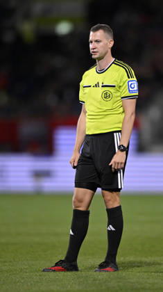 Schiedsrichter Referee Florian Lechner 1. FC Heidenheim 1846 FCH vs 1. FC Kaiserslautern 09.10..2026 DFL REGULATIONS PROHIBIT ANY USE OF PHOTOGRAPHS AS IMAGE SEQUENCES AND OR QUASI-VIDEO 1. FC Heidenheim 1846 FCH vs 1. FC Kaiserslautern