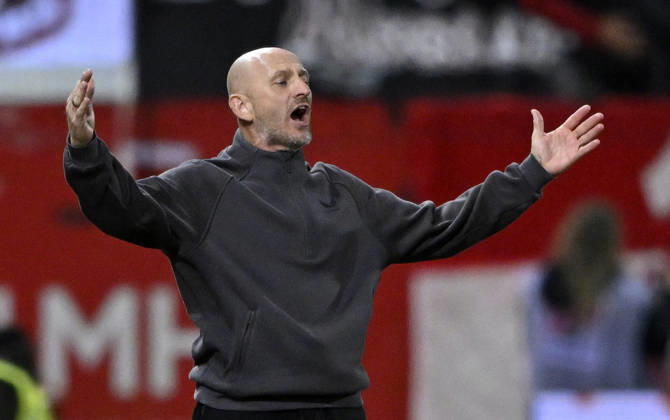 Trainer Torsten Lieberknecht 1. FC Kaiserslautern FCK Gestik Geste sauer 1. FC Heidenheim 1846 FCH vs 1. FC Kaiserslautern 09.10..2026 DFL REGULATIONS PROHIBIT ANY USE OF PHOTOGRAPHS AS IMAGE SEQUENCES AND OR QUASI-VIDEO 1. FC Heidenheim 1846 FCH vs 1. FC Kaiserslautern