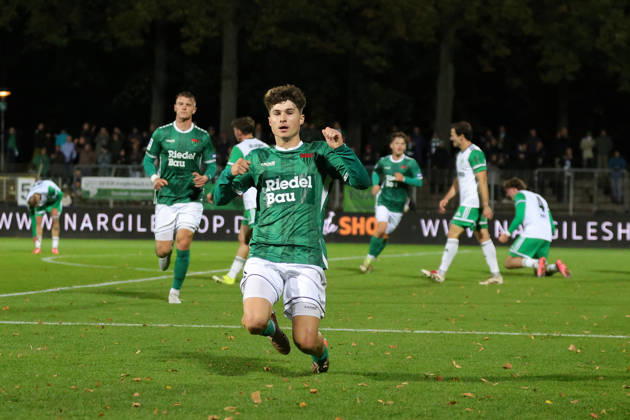 09.10.2026, Fußball, Herren, Regionalliga Bayern, Saison 2026 2027, 13. Spieltag: FC Schweinfurt 05 - SC Eltersdorf Torschütze Lauris Bausenwein (FC Schweinfurt 05, 21) feiert seinen Treffer zum 1:1 Schweinfurt Riedel-Bau-Arena im Sachs-Stadio Bayern Unterfranken Deutschland