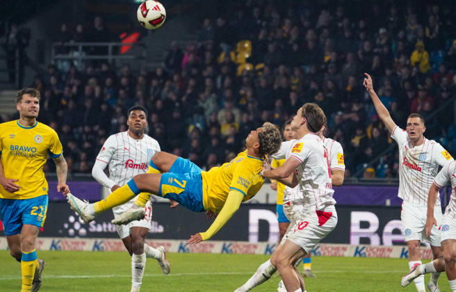 Deutschland: Fussball 2. Bundesliga 2026 2027, 7. Spieltag - Eintracht Braunschweig vs Holstein Kiel - Eintracht-Stadion (Braunschweig): Torchance Yann Sturm (Eintracht Braunschweig, 7) Copyright: xAymanxAlahmedx