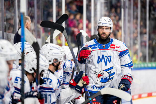 Luke Esposito (19, Adler Mannheim ), Nuernberg Ice Tigers vs. Adler Mannheim, Eishockey, Penny DEL, 7. Spieltag, 09.10.2026, Nuernberg Ice Tigers vs. Adler Mannheim, Eishockey, Penny DEL, 7. Spieltag, 09.10.2026 Copyright: xEibner-Pressefoto ThomasxHahnx EP_NIT