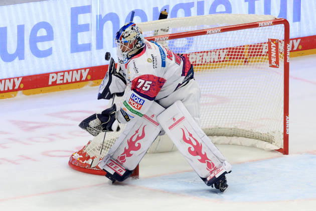 09.10.2026, DEU, GER, Eishockey, Spieltag, Saison 2026 27, Berlin, Eisbaeren Berlin vs. Grizzly Wolfsburg Jonas Neffin ( Eisbaeren Berlin 75 ), Freisteller, nordphoto GmbH Engler Stadt Uber-Arena Bundesland Land Copyright: xNordphotox xEnglerx
