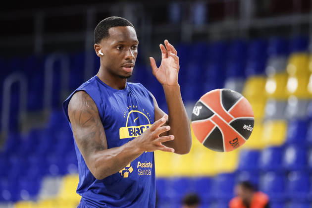October 9, 2026, Barcelona, Barcelona, Spain: Umoja Gibson of FC Barcelona, Barca warms up during the EuroLeague League Phase MD 4 match played between FC Barcelona and Zalgiris Kaunas at Palau Blaugrana on October 09, 2026 in Barcelona, Spain. Barcelona Spain - ZUMAa181 20261009_zaa_a181_264 Copyright: xJavierxBorregox