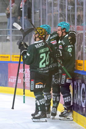 Tor,Torjubel zum 1:1 der Bietigheim Steelers durch das Tor von Cole Fonstad (Bietigheim Steelers, 24) Bietigheim Steelers vs. EC Bad Nauheim , Eishockey, DEL 2, 07.Hauptrundenspiel, Saison 2026 2027, 09.10.2026 Bietigheim Steelers vs. EC Bad Nauheim , Eishockey, DEL 2, 07.Hauptrundenspiel, Saison 2026 2027, 09.10.2026 Bietigheim Copyright: xEibner-Pressefotox EP_TBR