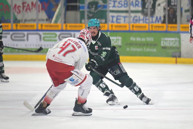 David Cerny (Bietigheim Steelers, 10) am Puck im Zweikampf mit Marco Pfleger (EC Bad Nauheim, 47) Bietigheim Steelers vs. EC Bad Nauheim , Eishockey, DEL 2, 07.Hauptrundenspiel, Saison 2026 2027, 09.10.2026 Bietigheim Steelers vs. EC Bad Nauheim , Eishockey, DEL 2, 07.Hauptrundenspiel, Saison 2026 2027, 09.10.2026 Bietigheim Copyright: xEibner-Pressefotox EP_TBR