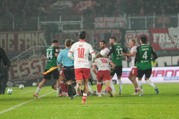 Deutschland: 3. Liga 2026 2027 8. Spieltag, SC Preussen Münster vs Rot-Weiss Essen, Freitag, 09.10.2026 LVM-Preußenstadion (Münster, Nordrhein-Westfalen, Deutschland) Auseinandersetzung Streit Copyright: xMerlexKölkingx