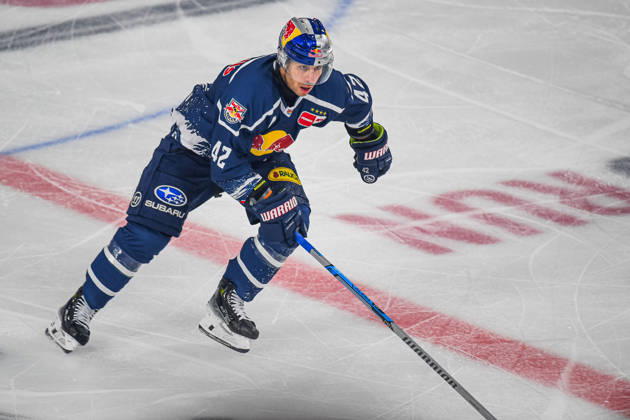 09.10.2026, München, Deutschland. PENNY DEL, Deutsche Eishockey Liga, Saison 2026 27, 7. Spieltag: EHC Red Bull München gegen ERC Ingolstadt im SAP Garden in München. Yasin Ehliz (EHC Red Bull München) beim Schlittschuhlaufen, in Bewegung auf dem Eis