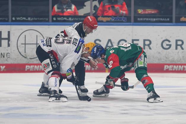 Bully, Christian Wejse (Fischtown Pinguins 65), Enrico Henriquez-Morales 52 (Augsburger Panther), Augsburger Panther vs. Fischtown Pinguins, 7. Spieltag, Eishockey, Penny-DEL, 09.10.2026 Augsburg Bayern Deutschland