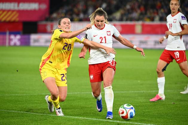 Belgium v Poland - FIFA Women s World Cup 2027 UEFA Qualifiers LEUVEN, BELGIUM - OCTOBER 09 : Detruyer Marie midfielder of Belgium, Paulina Tomasiak of Poland during the FIFA Women s World Cup 2027 UEFA European Qualifiers play-offs round 1 path 2 first leg match between Belgium and Poland on October 9, 2026 in Leuven, Belgium, 09 10 2026 Leuven Belgium  Copyright: xVincentxKalutx