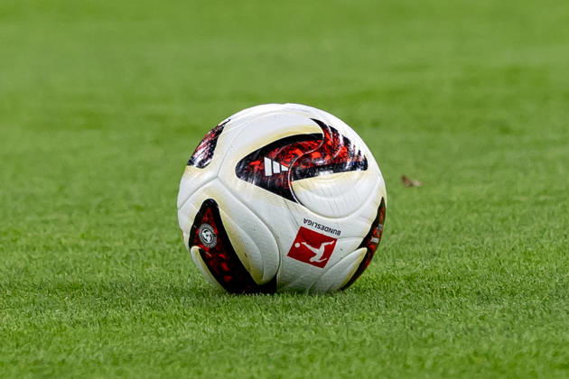 Dortmund, Deutschland 09. Oktober 2026: 1. BL - 2026 2027 - Sp. 5 - Borussia Dortmund gegen SV Werder Bremen Im Bild: Spielball DFL DFB regulations prohibit any use of photographs as image sequences and or quasi-video. Signal Iduna Park Nordrhein Westfalen Copyright: xFotostandx xZeisingx