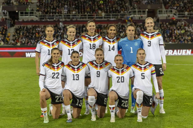 GER, Karlsruhe, football, womens football, International Friendly, Länderspiel, Nationalmannschaft Germany vs. Australia in the picture f.l.: team photo germany 09.10.2026, BBBank Wildpark Karlsruhe DFB REGULATIONS PROHIBIT ANY USE OF PHOTOGRAPHS AS IMAGE SEQUENCES AND OR QUASI-VIDEO, Karlsruhe BBBank Wildpark Baden-Wuerttemberg Germany Copyright: xPaulxFritzx