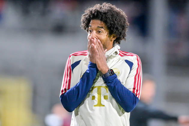 Trainer Costa Santos Dante (FC Bayern Muenchen) kann es nicht fassen, enttaeuscht schauend, Enttaeuschung, Frustration, disappointed, pessimistisch, Einzelbild, Aktion, Action, 09.10.2026, München (Deutschland), Fussball, Regionalliga Bayern, FC Bayern München II - SpVgg Unterhaching