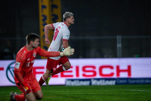 09.10.2026: 3. Liga, 8. Spieltag, SC Preußen Münster vs. Rot-Weiss Essen im LVM-Preußenstadion. Tor zum 2:1 durch Marek Janssen (Essen), hier im Bild der Jubel WICHTIGER HINWEIS: Gemäß den Vorgaben des DFB und der DFL ist es untersagt, in dem Stadion und oder vom Spiel angefertigte Fotoaufnahmen in Form von Sequenzbildern und oder videoähnlichen Fotostrecken zu verwerten bzw. verwerten zu lassen. Copyright: xJordyxFourgonx