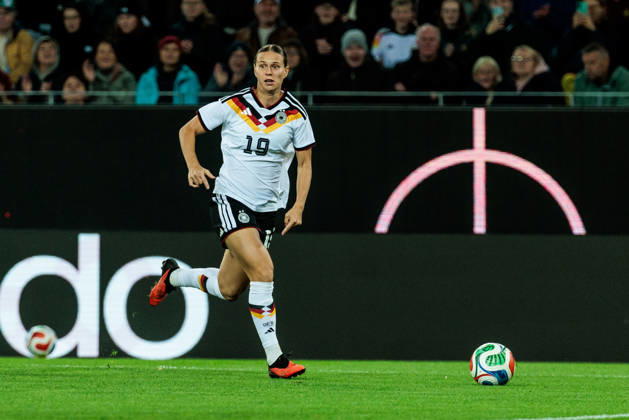 KARLSRUHE, GERMANY - OCTOBER 09: Klara Buehl (Bühl, Germany, 19) controls the ball during the International Friendly, Länderspiel, Nationalmannschaft match between Germany vs. Australia at BBBank Wildpark on October 09, 2026 in Karlsruhe, Germany. Germany Copyright: xSteffiexWunderlx