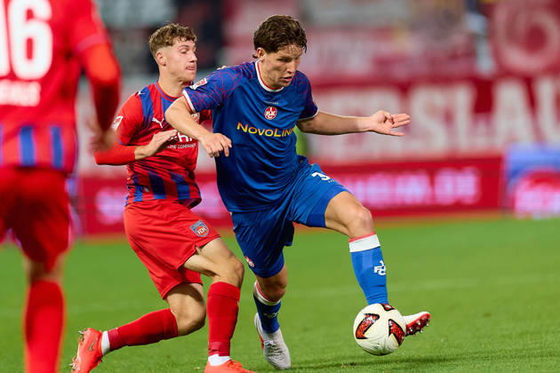 Zweikampf, Duell zwischen Yannik Wagner (1.FC Heidenheim, 38) und Leon Robinson (1. FC Kaiserslautern, 37) GER, 1. FC Heidenheim 1846 vs. 1. FC Kaiserslautern, Fussball, 2. Bundesliga, 7. Spieltag, Spielzeit 2026 2027, 09.10.2026 DFL regulations prohibit any use of photographs as image sequences and or quasi-video. GER, 1. FC Heidenheim 1846 vs. 1. FC Kaiserslautern, Fussball, 2. Bundesliga, 7. Spieltag, Spielzeit 2026 2027, 09.10.2026 Heidenheim an der Brenz Copyright: xEibner-Pressefoto GeraldxOelze-dexStoppanyx EP_ODS