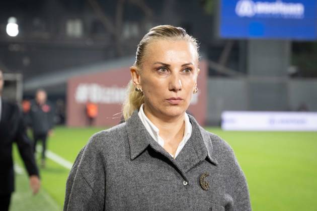 Turkiye v Slovenia - FIFA Women s World Cup 2027 European Qualifiers ISTANBUL, TURKIYE - OCTOBER 09: Head coach of Turkiye s Women s National Football Team Necla Gungor Kiragasi watches the match during the FIFA Women s World Cup 2027 European Qualifiers Play-offs Round 1 First Leg between Turkiye and Slovenia at Pendik Stadium in Istanbul, Turkiye, on October 09, 2026. Didem Mente Anadolu Istanbul Turkey. Editorial use only. Please get in touch for any other usage. Copyright: x2026xAnadoluxDidemxMentex
