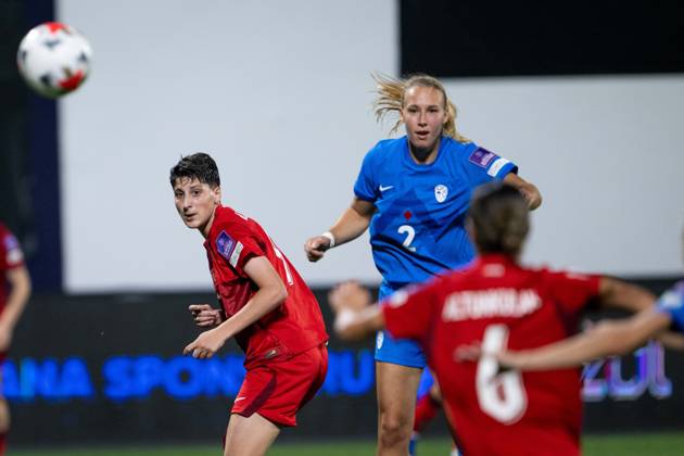 Turkiye v Slovenia - FIFA Women s World Cup 2027 European Qualifiers ISTANBUL, TURKIYE - OCTOBER 09: Lana Mihelic (2) of Slovenia vies with her opponent during the FIFA Women s World Cup 2027 European Qualifiers Play-offs Round 1 First Leg between Turkiye and Slovenia at Pendik Stadium in Istanbul, Turkiye, on October 09, 2026. Didem Mente Anadolu Istanbul Turkey. Editorial use only. Please get in touch for any other usage. Copyright: x2026xAnadoluxDidemxMentex