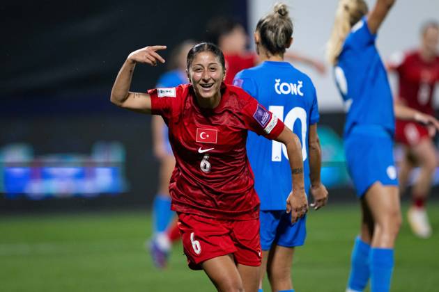 Turkiye v Slovenia - FIFA Women s World Cup 2027 European Qualifiers ISTANBUL, TURKIYE - OCTOBER 09: Selen Altunkulak (6) of Turkiye celebrates with her teammates after scoring a goal during the FIFA Women s World Cup 2027 European Qualifiers Play-offs Round 1 First Leg between Turkiye and Slovenia at Pendik Stadium in Istanbul, Turkiye, on October 09, 2026. Didem Mente Anadolu Istanbul Turkey. Editorial use only. Please get in touch for any other usage. Copyright: x2026xAnadoluxDidemxMentex