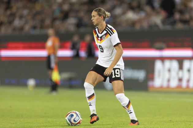 GER, Karlsruhe, football, womens football, International Friendly, Länderspiel, Nationalmannschaft Germany vs. Australia in the picture f.l.: Klara Buehl (Germany 19), action with the ball 09.10.2026, BBBank Wildpark Karlsruhe DFB REGULATIONS PROHIBIT ANY USE OF PHOTOGRAPHS AS IMAGE SEQUENCES AND OR QUASI-VIDEO, Karlsruhe BBBank Wildpark Baden-Wuerttemberg Germany Copyright: xPaulxFritzx