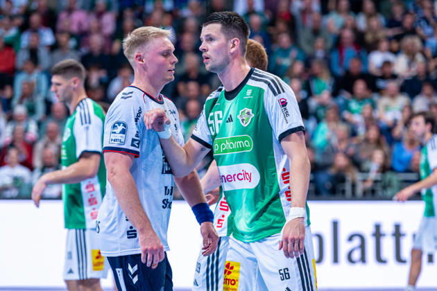 Hannes Feise (TSV Hannover-Burgdorf, Nr. 56) (v.l.), TSV Hannover-Burgdorf (grün) gegen SG Flensburg-Handewitt (blau) am 8. Spieltag der Saison 2026 2027 in der Opel Handball-Bundesliga (09.10.2026, ZAG Arena (Hannover, GER), Copyright: xJanxGuentherx xTSVxHannover-Burgdorfx