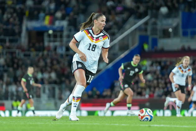 Melissa Kössler Melissa Koessler (Deutschland Frauen-Nationalmannschaft, 18) am Ball , Deutschland, Fussball, Länderspiel, Freundschaftsspiel, Testspiel, 2026 2027, Deutschland vs. Australien, 09.10.2026, BBBank Wildpark, Karlsruhe Karlsruhe BBBank Wildpark Baden-Wuerttemberg Deutschland Copyright: xArnexAmbergx