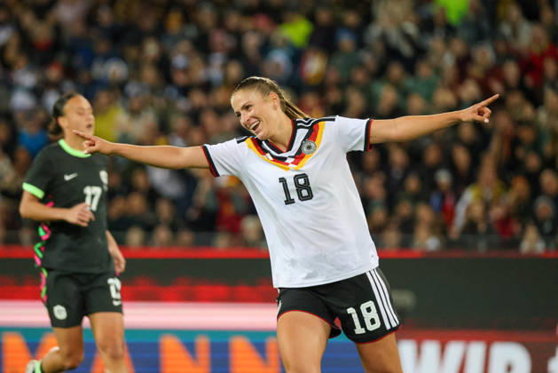 Karlsruhe, Deutschland: 09.10.2026 - Länderspiel Freundschaftsspiel - Deutschland Frauen vs. Australien Frauen Im Bild: Torschützin Melissa Kössler Koessler (Deutschland) macht das Tor zum 2:0 für Deutschland und jubelt Copyright: HMBxMedia MadeleinexFantini