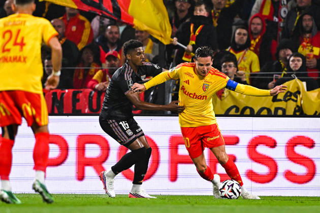 RC Lens v Olympique Lyonnais - Ligue 1 McDonald s 2026 2027 Abner VINICIUS of Lyon and Florian THAUVIN of Lens during Ligue 1 McDonald s match between Lens and Lyon at Stade Bollaert-Delelis on October 9, 2026 in Lens, France. Lens France  Copyright: xBaptistexFernandezx 776573289