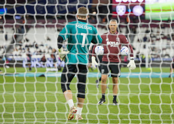 West Ham United v Queens Park Rangers, EFL Sky Bet Championship, EFL, Football, London Stadium, London, UK - 09 Oct 2026 Mads Hermansen of West Ham United wears a shirt in tribute to Ex West Ham Goalkeeper Ludek Miklosko during the pre-match warm up London London Stadium Stratford GBR, UK NEWSPAPERS OUT Copyright: xEllixBirchx