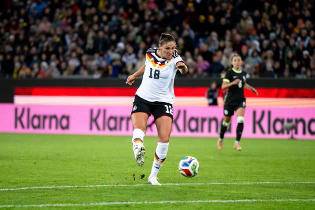 09.10.2026, GER, Fussball, Frauen, Länderspiel, Karlsruhe, Deutschland vs. Australien Melissa Kössler ( Deutschland. 18 ) am Ball trifft das Tor zum 2:0 Karlsruhe BBBank Wildpark Baden-Württemberg Deutschland Copyright: xNordphoto Memmlerx
