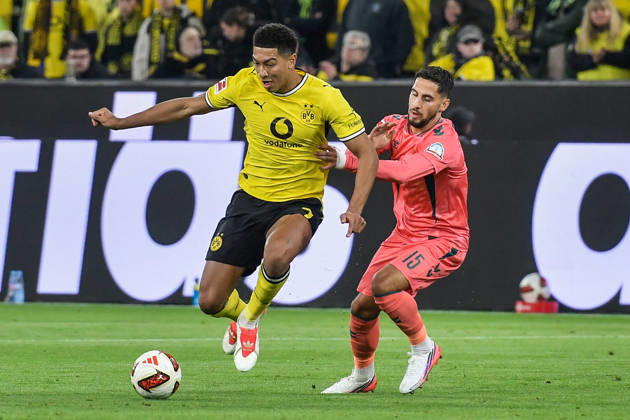 v. li. im Zweikampf Jobe Bellingham (Dortmund 7) Ludovit Reis (Bremen 15) 09.10.2026 ¢ Fussball ¢ Borussia Dortmund vs SV Werder Bremen, Signal Iduna Park, Dortmund, DFB DFL REGULATIONS PROHIBIT ANY USE OF PHOTOGRAPHS AS IMAGE SEQUENCES AND OR QUASI-VIDEO NRW Germany
