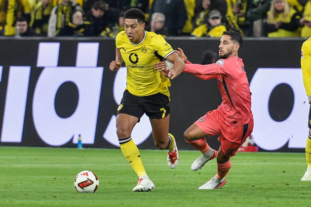 v. li. im Zweikampf Jobe Bellingham (Dortmund 7) Ludovit Reis (Bremen 15) 09.10.2026 ¢ Fussball ¢ Borussia Dortmund vs SV Werder Bremen, Signal Iduna Park, Dortmund, DFB DFL REGULATIONS PROHIBIT ANY USE OF PHOTOGRAPHS AS IMAGE SEQUENCES AND OR QUASI-VIDEO NRW Germany