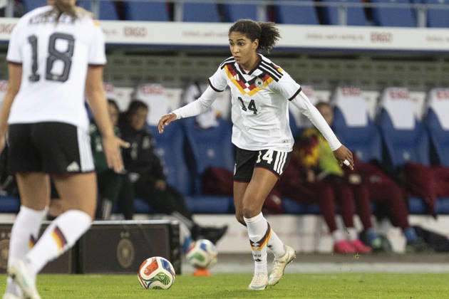 GER, Karlsruhe, football, womens football, International Friendly, Länderspiel, Nationalmannschaft Germany vs. Australia in the picture f.l.: Cora Zicai (Germany 14), action with the ball 09.10.2026, BBBank Wildpark Karlsruhe DFB REGULATIONS PROHIBIT ANY USE OF PHOTOGRAPHS AS IMAGE SEQUENCES AND OR QUASI-VIDEO, Karlsruhe BBBank Wildpark Baden-Wuerttemberg Germany Copyright: xPaulxFritzx